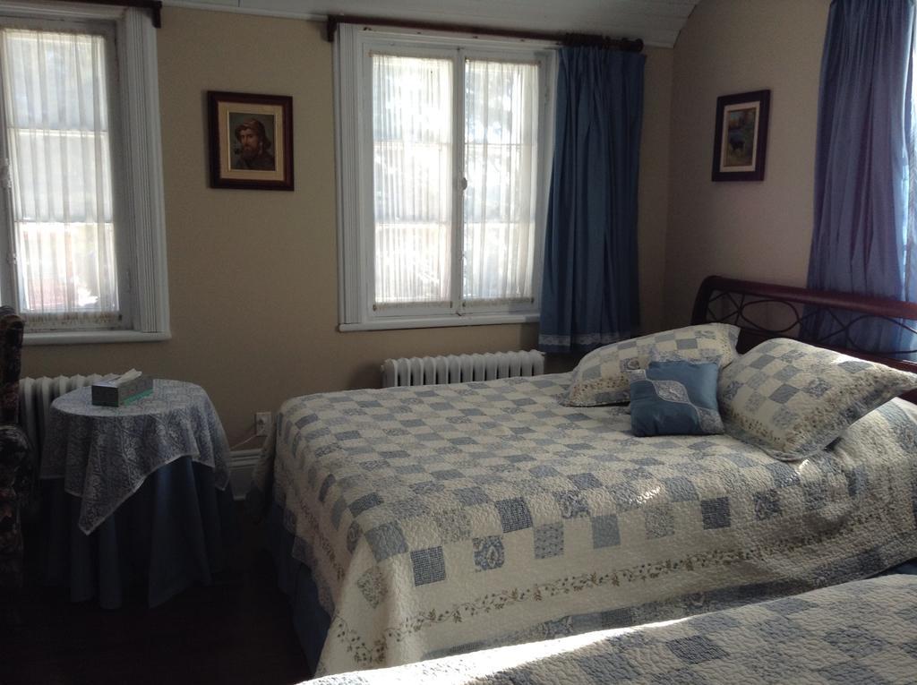 Gil Ann Bed & Breakfast Saint-André-Avellin Стая снимка