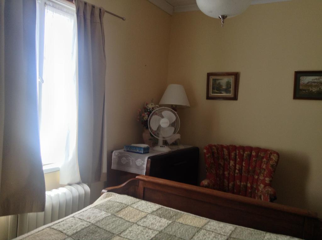 Gil Ann Bed & Breakfast Saint-André-Avellin Екстериор снимка