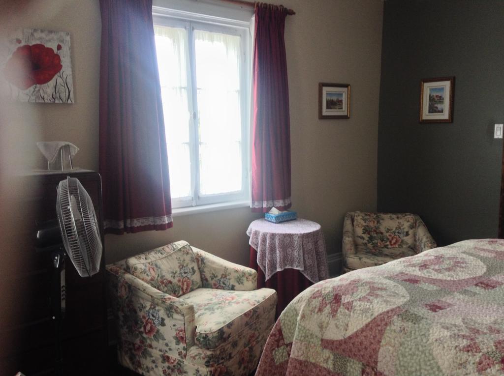Gil Ann Bed & Breakfast Saint-André-Avellin Екстериор снимка