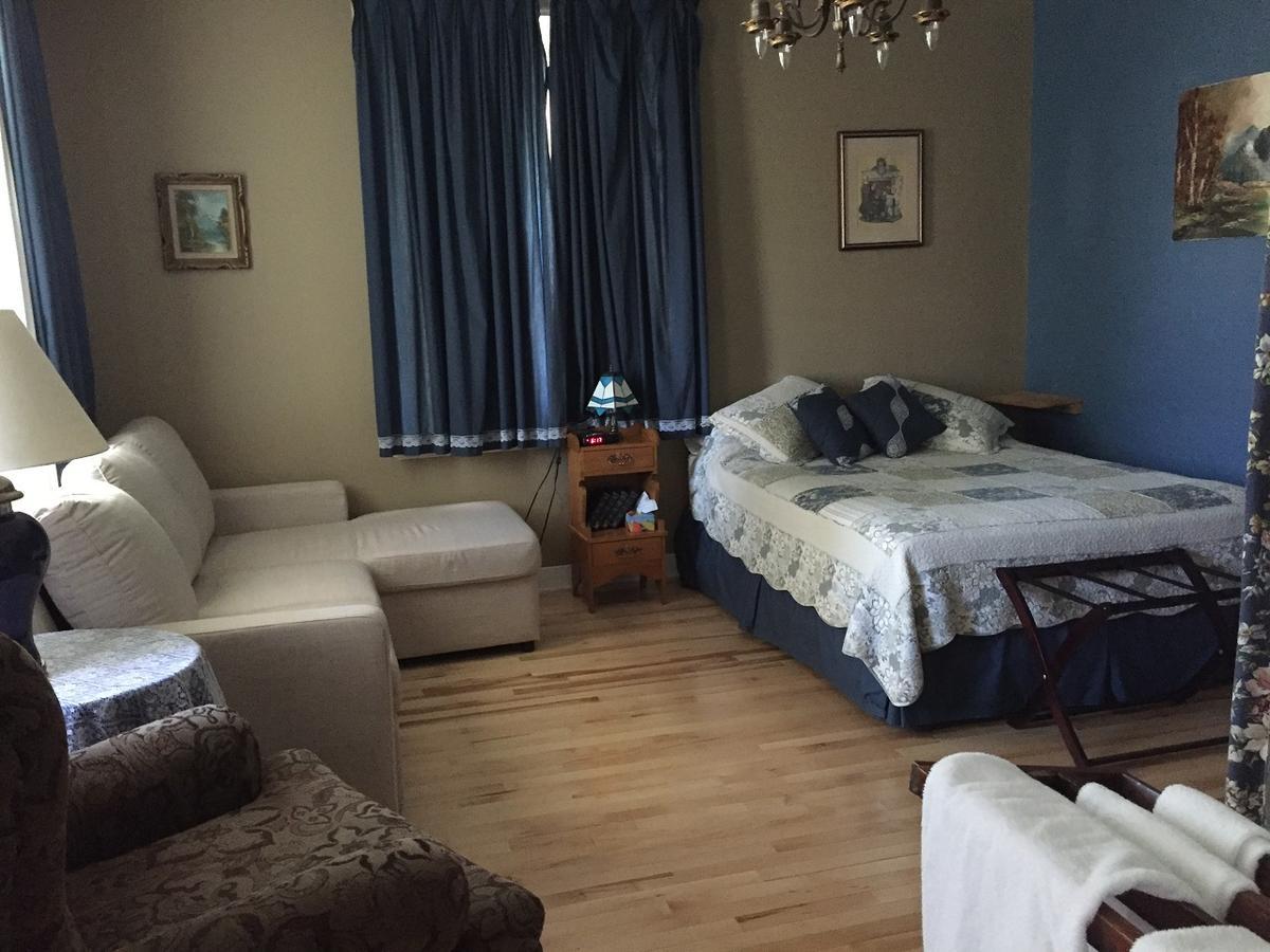 Gil Ann Bed & Breakfast Saint-André-Avellin Екстериор снимка